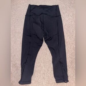 Lululemon black capris
